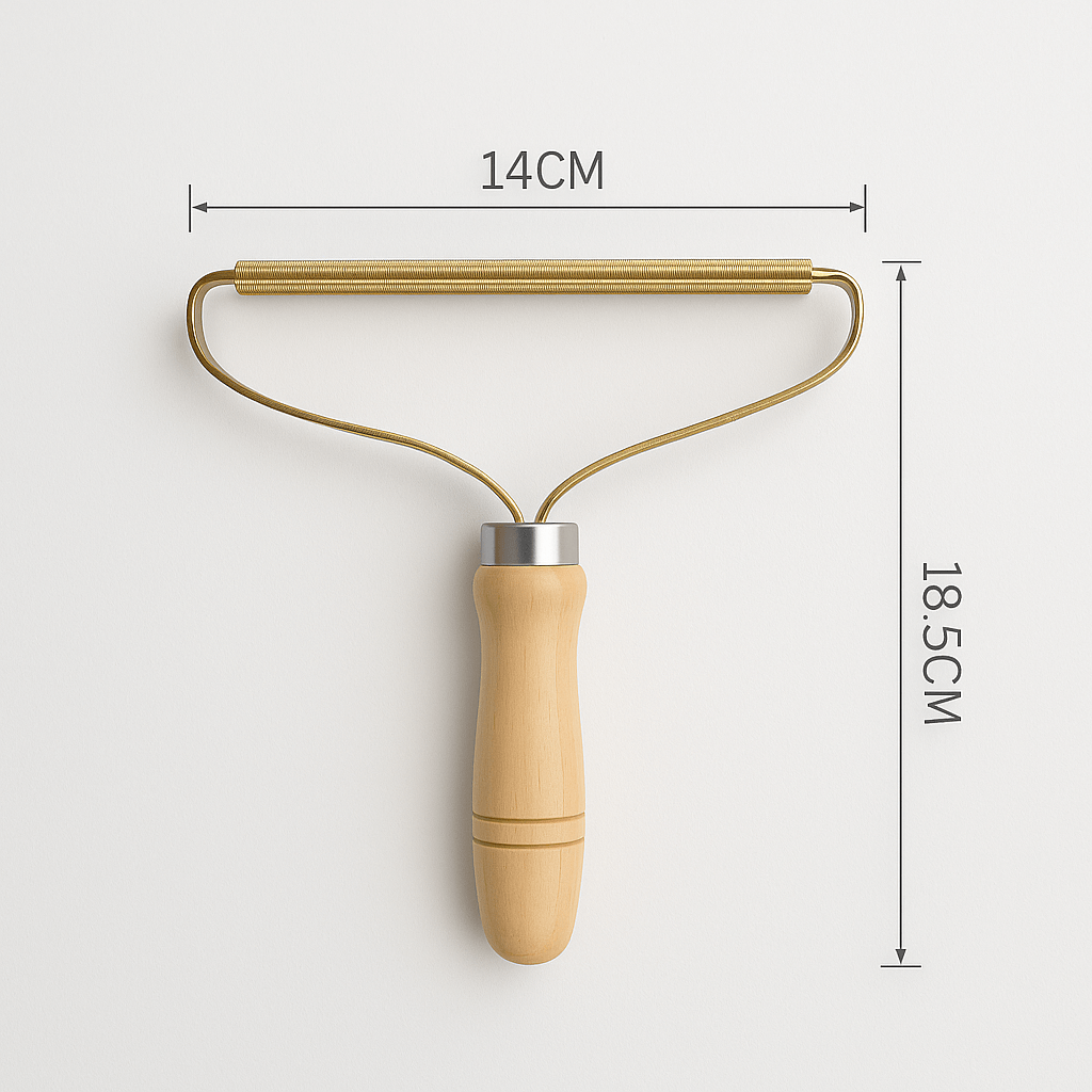 Portable Pet Hair & Lint Remover – Manual Brush for Clothes and Furniture with wooden handle and metal frame, dimensions 14cm x 18.5cm